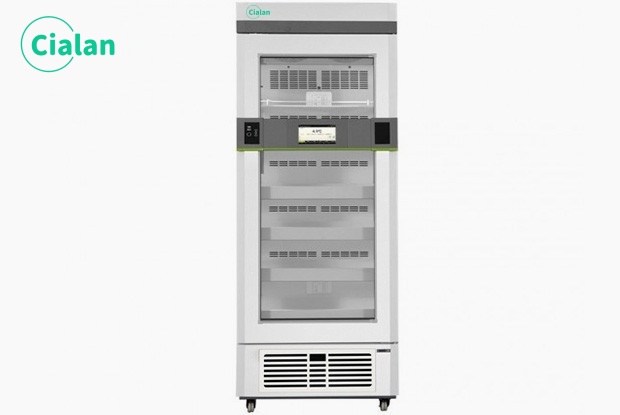 refrigerator for laboratory use